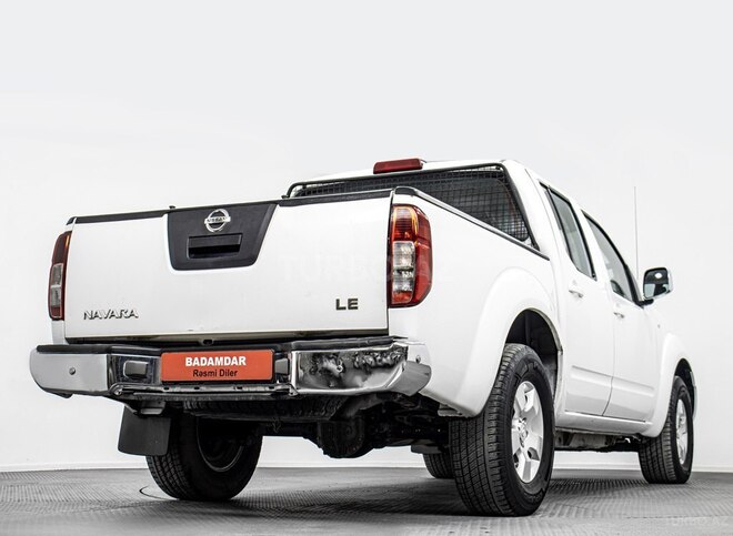 Nissan Navara-4