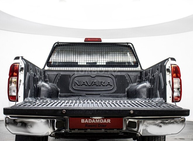 Nissan Navara-12