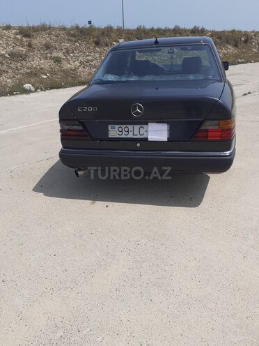 Mercedes E 200 d 1990, 321,332 km - 2.0 l - Bakı