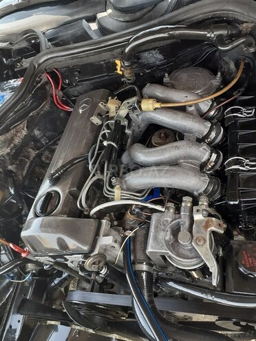 Mercedes E 200 d 1990, 321,332 km - 2.0 l - Bakı