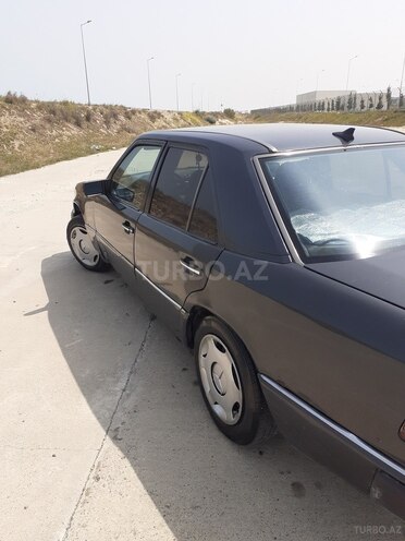Mercedes E 200 d 1990, 321,332 km - 2.0 l - Bakı