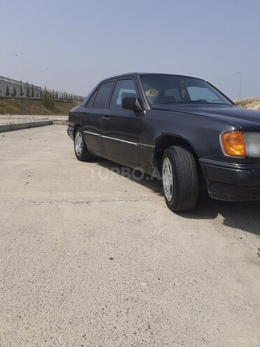 Mercedes E 200 d 1990, 321,332 km - 2.0 l - Bakı
