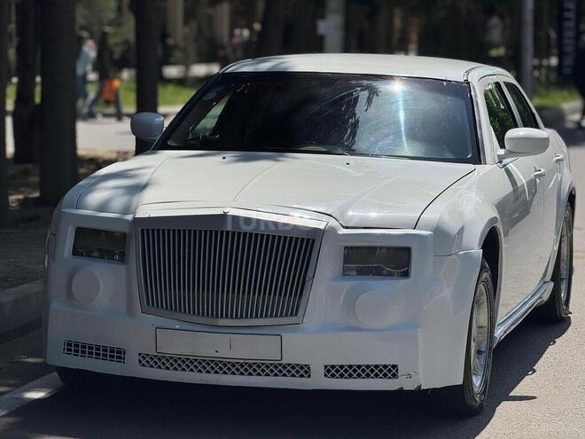 Chrysler 300C 2005, 193,000 km - 2.7 l - Mingəçevir