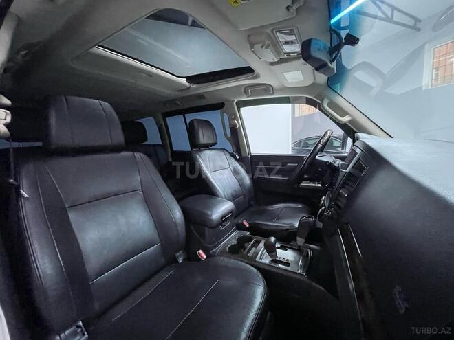 Mitsubishi Pajero-15