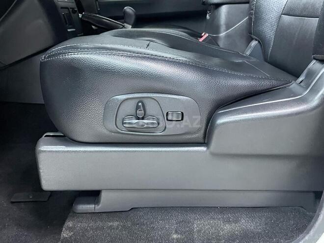 Mitsubishi Pajero-17