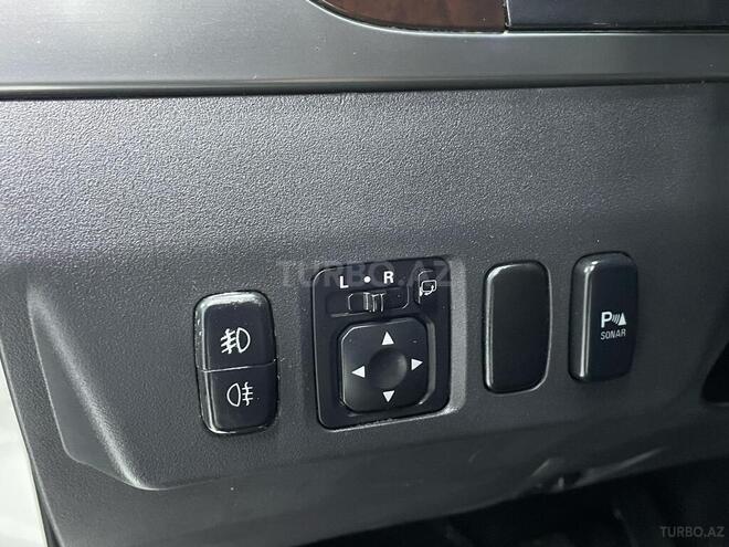 Mitsubishi Pajero-19