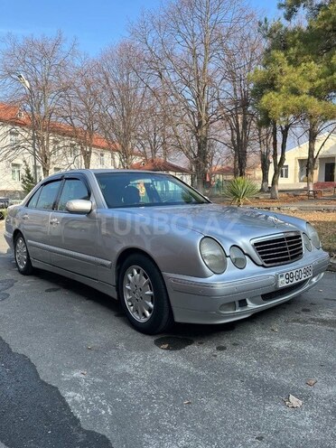 Mercedes E 220 d 2000, 495,000 km - 2.2 л - Qax