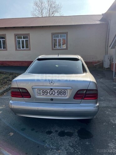 Mercedes E 220 d 2000, 495,000 km - 2.2 л - Qax