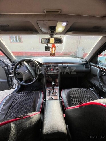 Mercedes E 220 d 2000, 495,000 km - 2.2 л - Qax