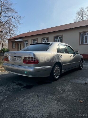 Mercedes E 220 d 2000, 495,000 km - 2.2 л - Qax