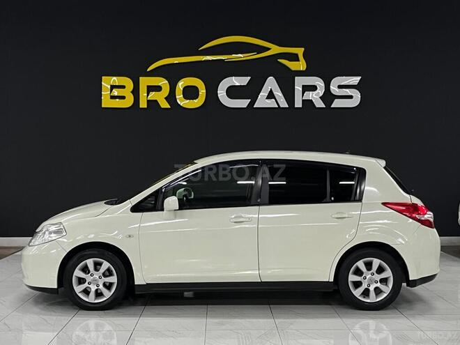 Nissan Tiida-16