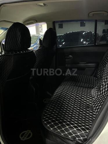 Nissan Tiida-17