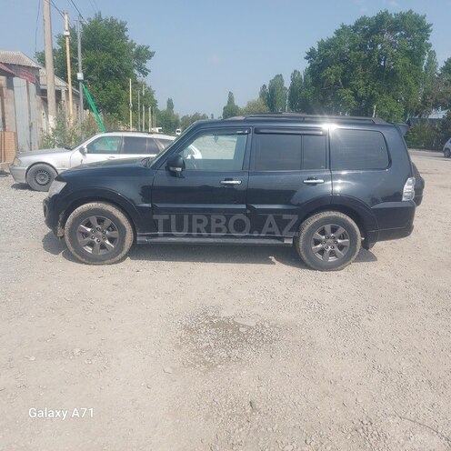 Mitsubishi Pajero 2011, 189,000 km - 3.5 л - Quba