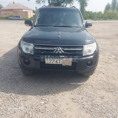 Mitsubishi Pajero 2011, 189,000 km - 3.5 л - Quba