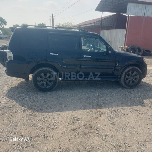 Mitsubishi Pajero 2011, 189,000 km - 3.5 л - Quba