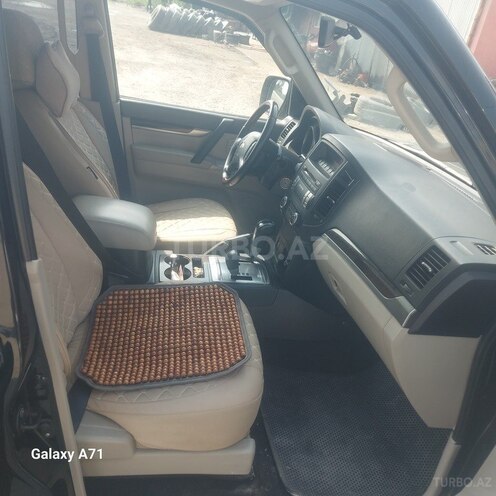 Mitsubishi Pajero 2011, 189,000 km - 3.5 л - Quba