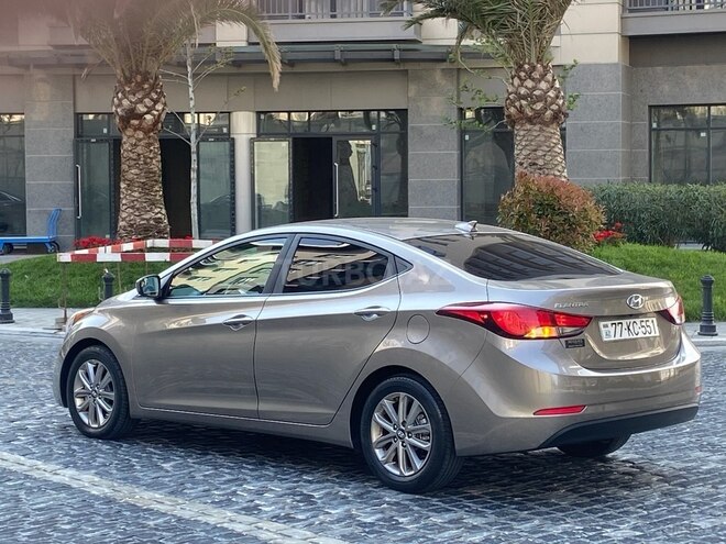 Hyundai Elantra 2015, 71,500 km - 1.8 l - Bakı
