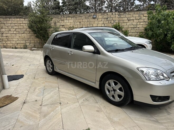 Toyota Corolla 2004, 220,000 km - 1.4 l - Bakı