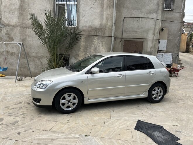 Toyota Corolla 2004, 220,000 km - 1.4 l - Bakı
