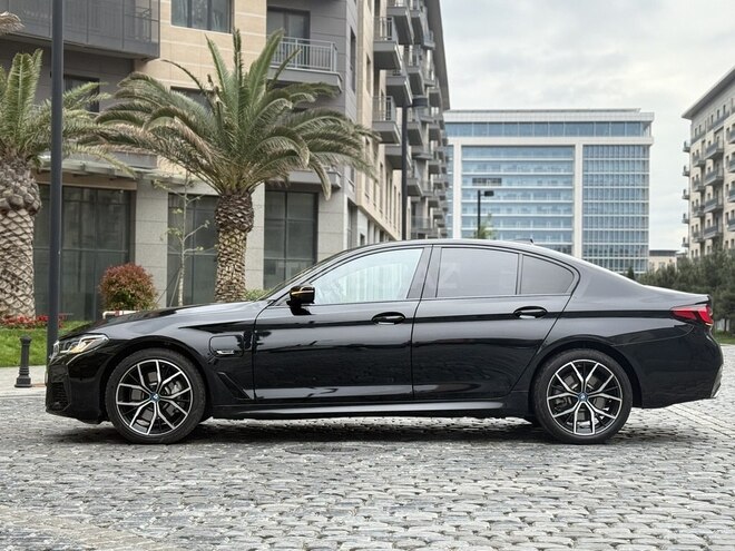 BMW 530e-4