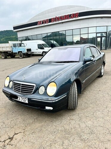 Mercedes E 270 2000, 336,367 km - 2.7 l - Astara