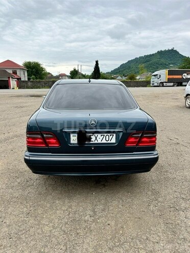 Mercedes E 270 2000, 336,367 km - 2.7 l - Astara