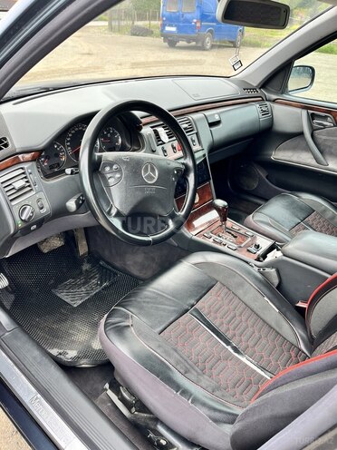 Mercedes E 270 2000, 336,367 km - 2.7 l - Astara