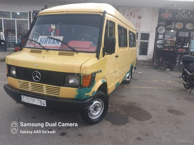 Mercedes 208 D 1992, 250,000 km - 2.3 л - Sabirabad