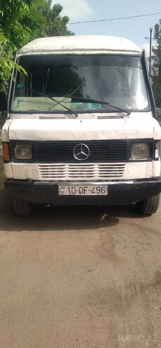 Mercedes 208 D 1995, 450,000 km - 2.5 l - Salyan