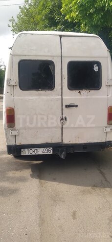 Mercedes 208 D 1995, 450,000 km - 2.5 l - Salyan