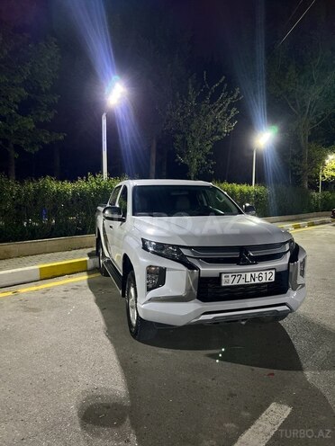 Mitsubishi L200 2019, 84,000 km - 2.4 л - Bakı