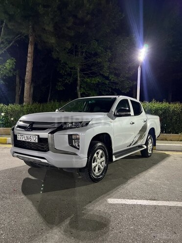 Mitsubishi L200 2019, 84,000 km - 2.4 л - Bakı