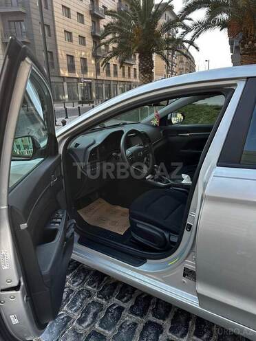Hyundai Elantra 2018, 122,000 km - 2.0 l - Bakı