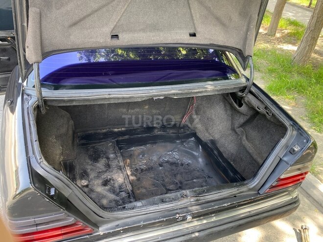 Mercedes E 300 d 1989, 182,338 km - 3.0 l - Mingəçevir