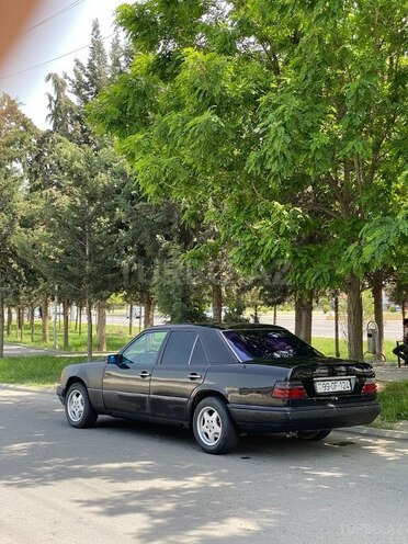 Mercedes E 300 d 1989, 182,338 km - 3.0 l - Mingəçevir