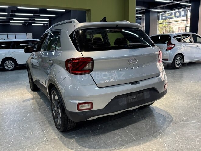 Hyundai Venue-7