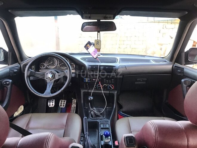 BMW 520 1992, 200,000 km - 2.0 l - Bakı