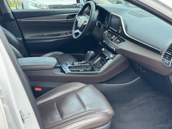 Hyundai Grandeur-11