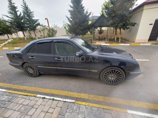 Mercedes E 270 1999, 260,000 km - 2.7 l - Sumqayıt