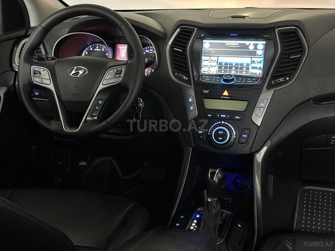 Hyundai Santa Fe-13