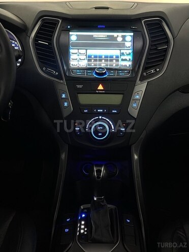 Hyundai Santa Fe-18