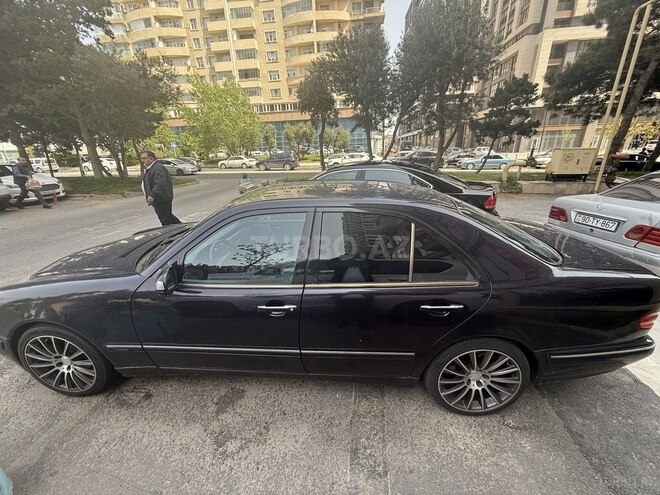 Mercedes E 240 2001, 330,000 km - 2.4 л - Bakı