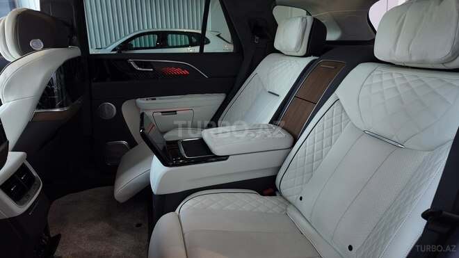 Hongqi E-HS9-26