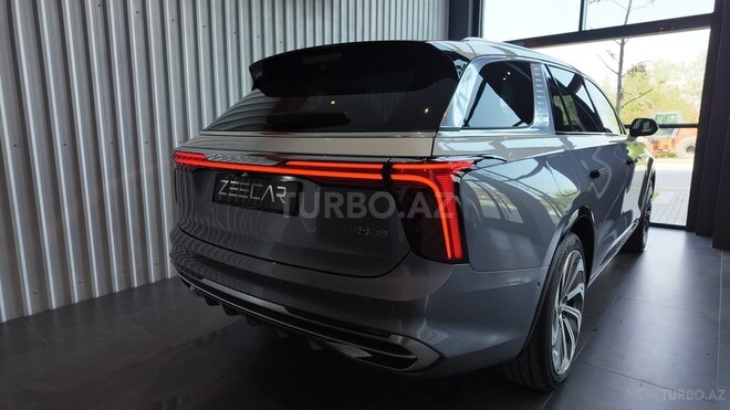 Hongqi E-HS9-6