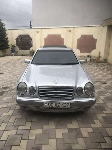 Mercedes E 230 1997, 298,000 km - 2.3 l - Bakı