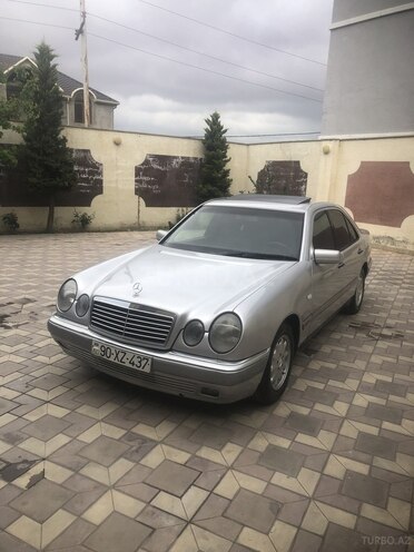 Mercedes E 230 1997, 298,000 km - 2.3 l - Bakı