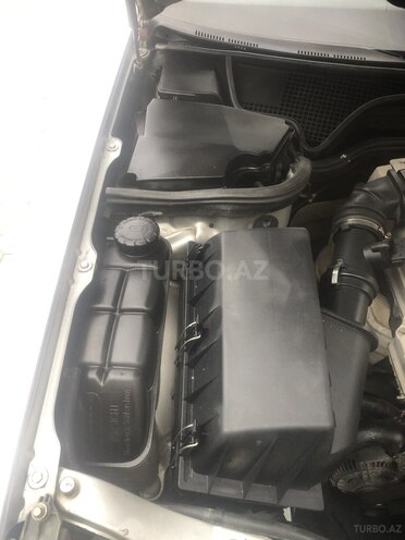 Mercedes E 230 1997, 298,000 km - 2.3 l - Bakı