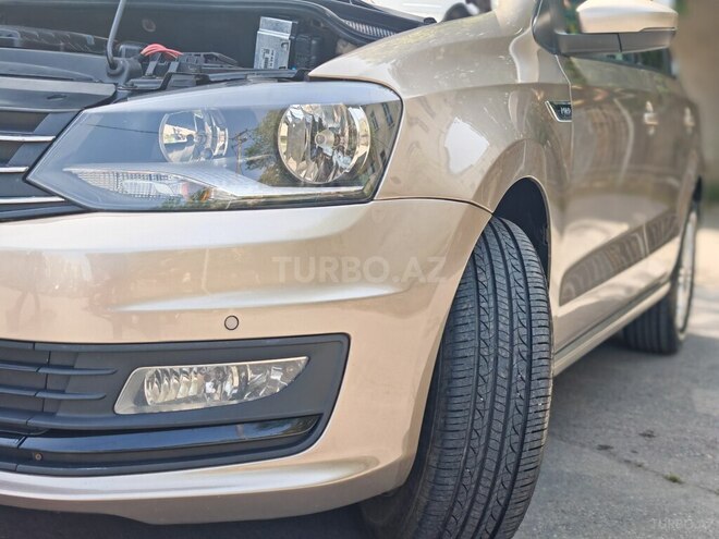 Volkswagen Polo 2018, 256,000 km - 1.6 l - Bakı