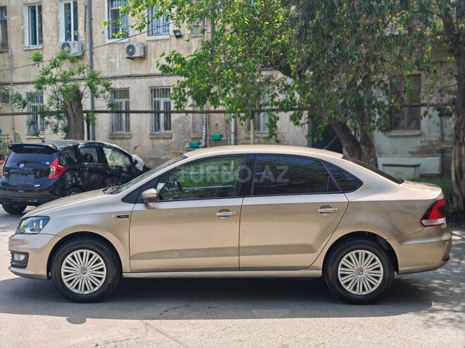Volkswagen Polo 2018, 256,000 km - 1.6 l - Bakı