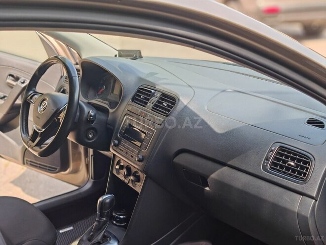 Volkswagen Polo 2018, 256,000 km - 1.6 l - Bakı